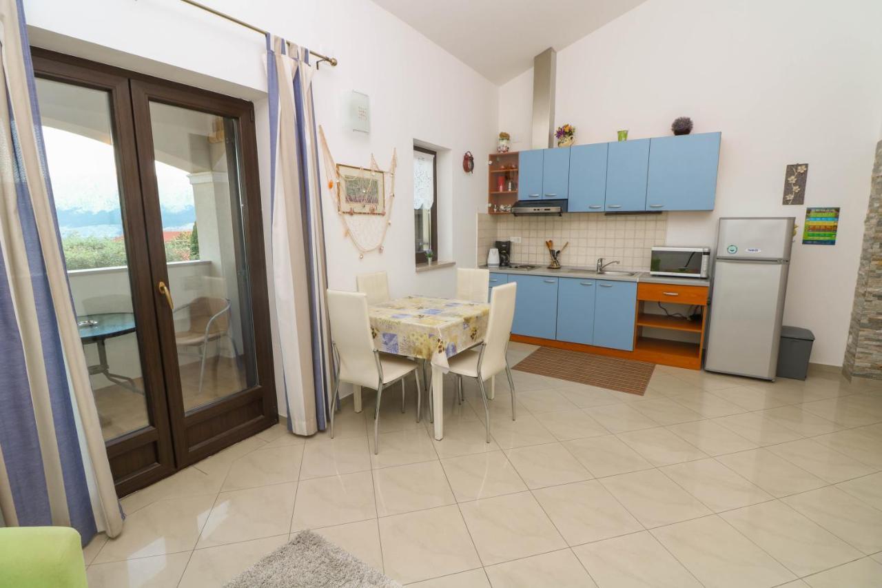 Apartments Blue And Green With Balcony Baška Extérieur photo