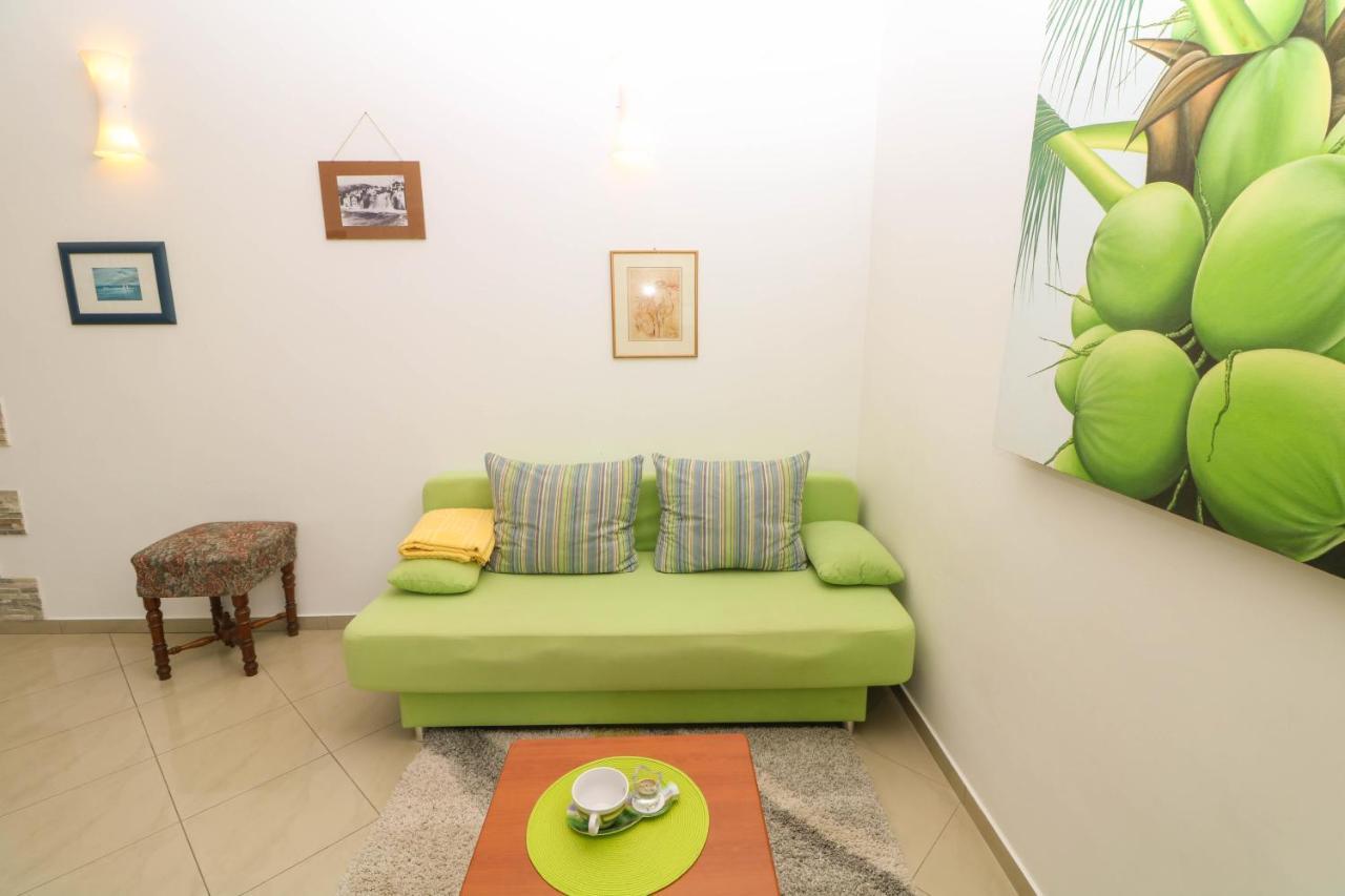 Apartments Blue And Green With Balcony Baška Extérieur photo