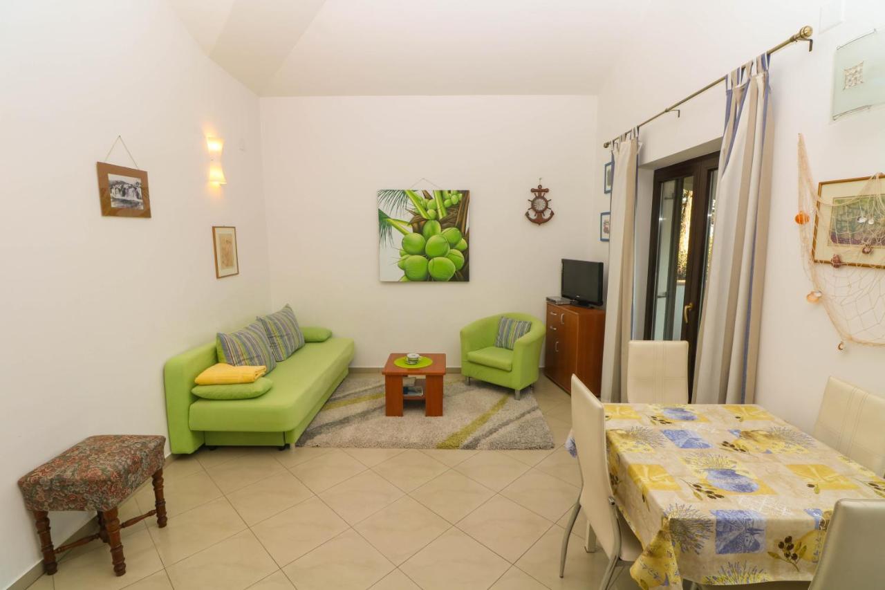Apartments Blue And Green With Balcony Baška Extérieur photo